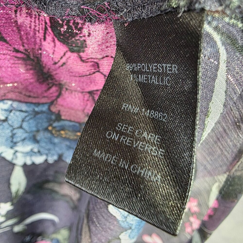 Womens Torrid Black Pink & Metallic Gold Flowy Hi Lo Top Button Up V Neck Size 2 - Picture 4 of 8